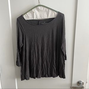 Grey striped 3/4 length tee